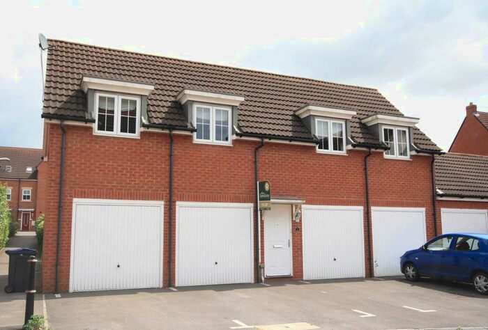 2 Bedroom Link Detached House To Rent In Hart Close, Royal Wootton Bassett, SN4