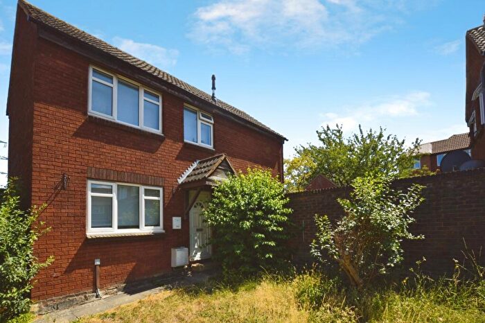 3 Bedroom Terraced House For Sale In Newling Close, Beckton, London, E6