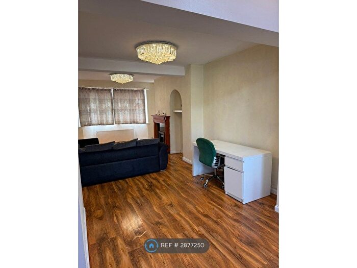 3 Bedroom Terraced House To Rent In Buckhurst Avenue, Carshalton, SM5