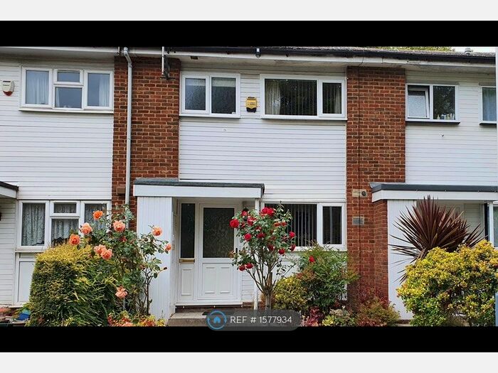 2 Bedroom Terraced House To Rent In Farthings Close, Pinner, HA5