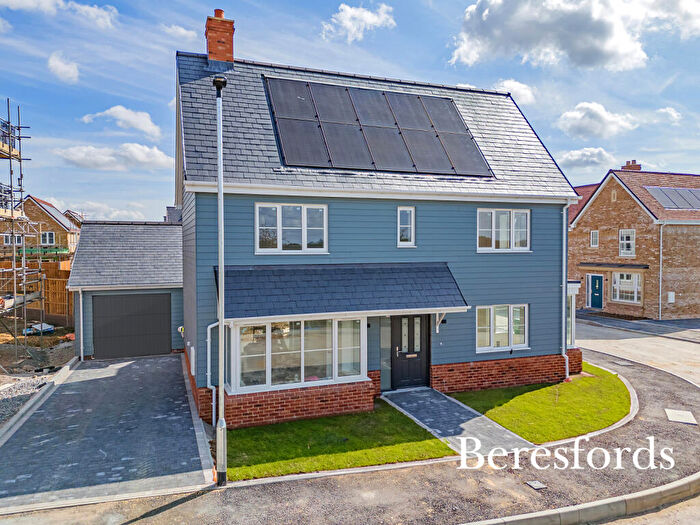 4 Bedroom Detached House For Sale In Rettendon Common, Chelmsford, CM3