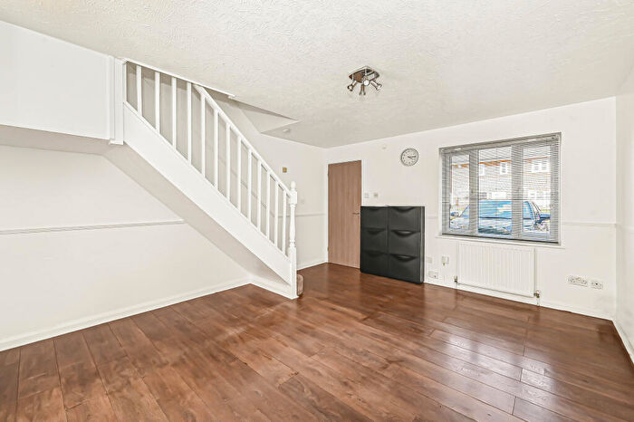 2 Bedroom Terraced House To Rent In Widgeon Close, Canning Town, E16