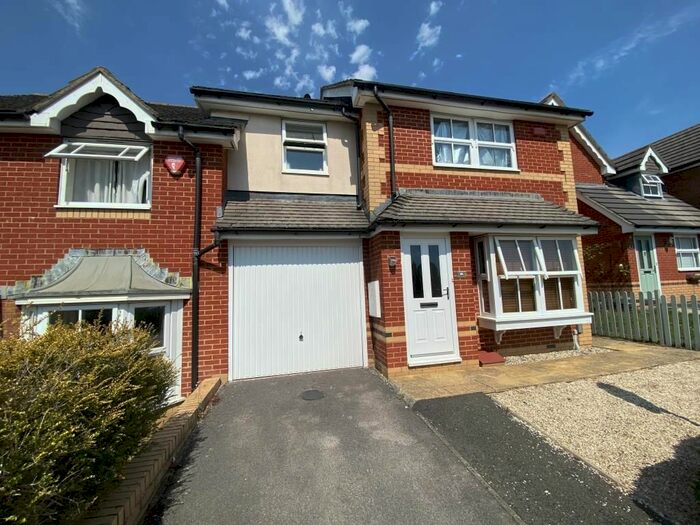 3 Bedroom Semi-Detached House To Rent In Thatcham, Berkshire RG18