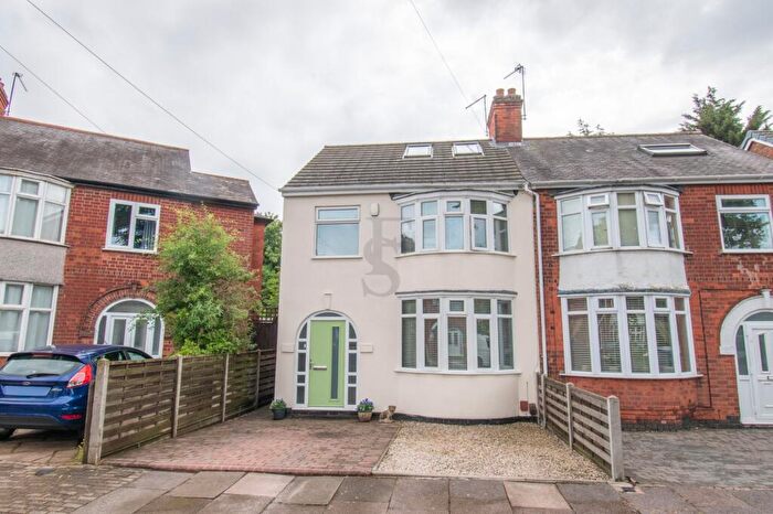 4 Bedroom Semi-Detached House For Sale In Exmoor Avenue, Leicester, LE4