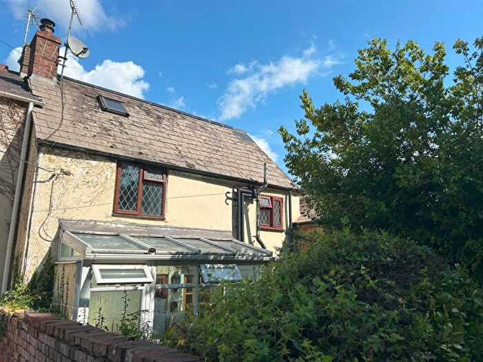 3 Bedroom Detached House To Rent In West Road, Bridport, DT6
