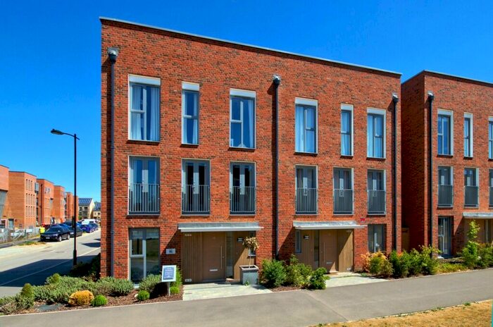 4 Bedroom Semi-Detached House To Rent In Renard Way, Trumpington, CB2