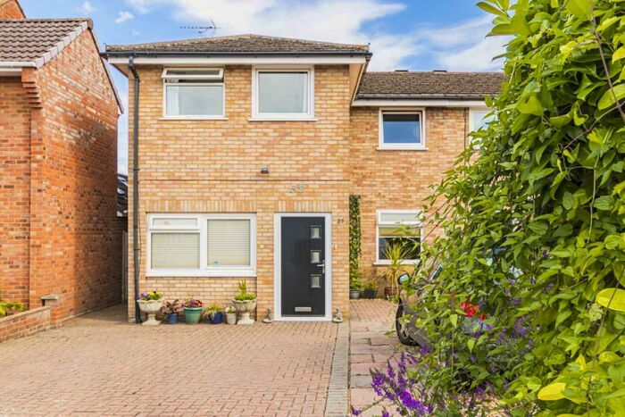 4 Bedroom Semi-Detached House To Rent In Highfield Road, Tring, HP23