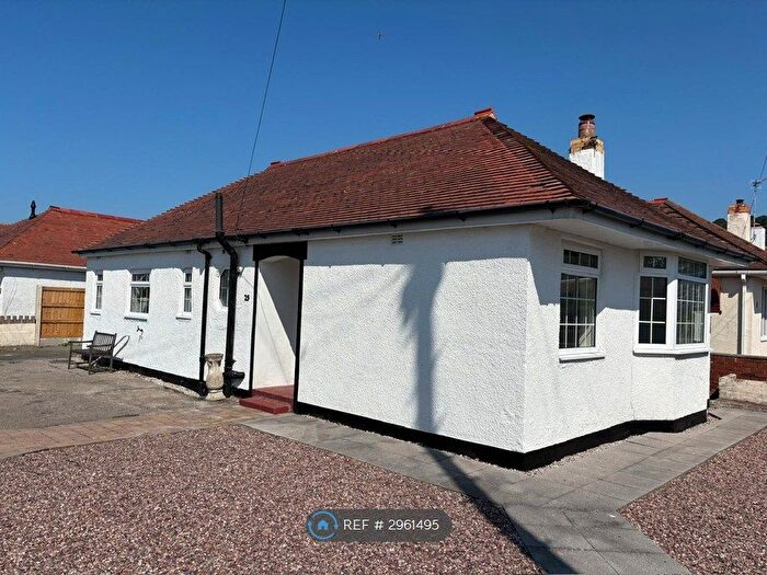 3 Bedroom Bungalow To Rent In Gordon Avenue, Prestatyn, LL19