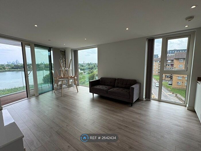 2 Bedroom Flat To Rent In Theshoreline Building, London, N4