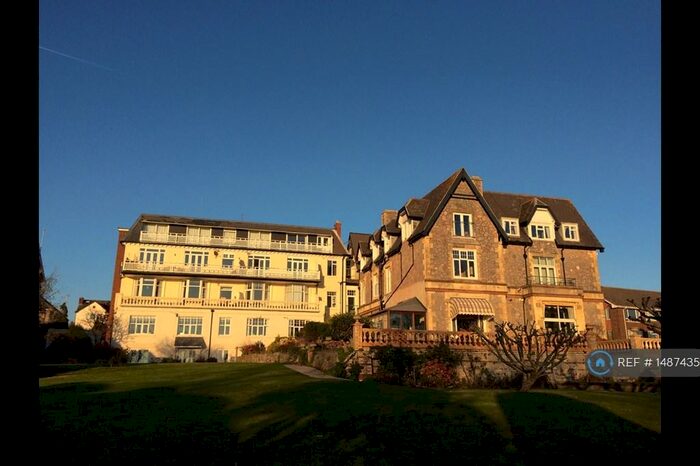 2 Bedroom Flat To Rent In Maer Bay Court, Exmouth, EX8