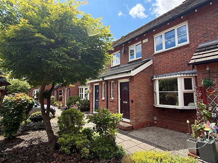 3 Bedroom Terraced House For Sale In Sutton Close, Macclesfield, SK11