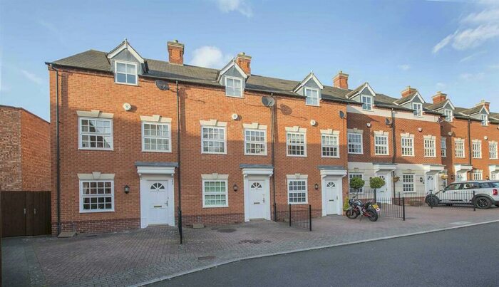 2 Bedroom End Of Terrace House To Rent In Heritage Court, Kettering, NN16