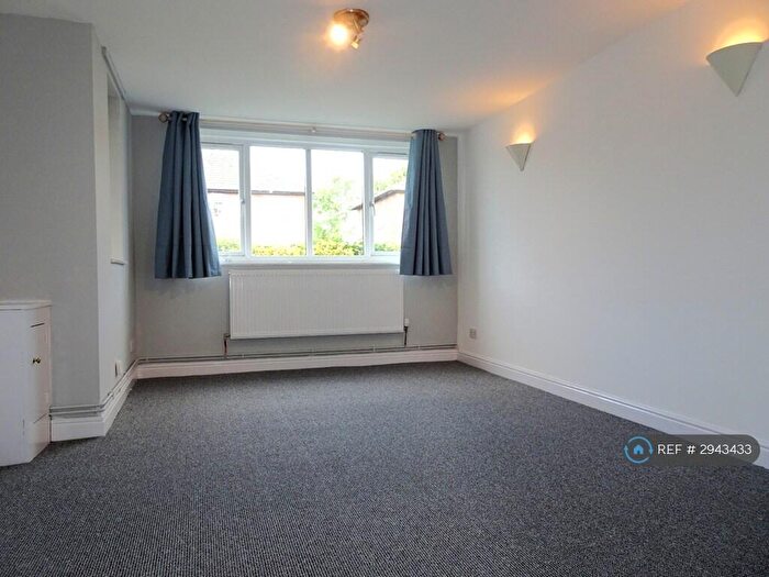 1 Bedroom Flat To Rent In Gorton, Manchester, M18