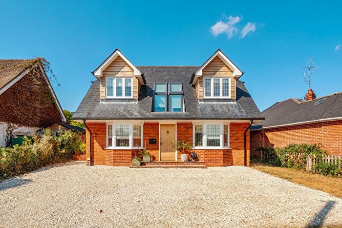 4 Bedroom Detached House For Sale In Tylers Lane, Bucklebury, Reading, Berkshire, RG7