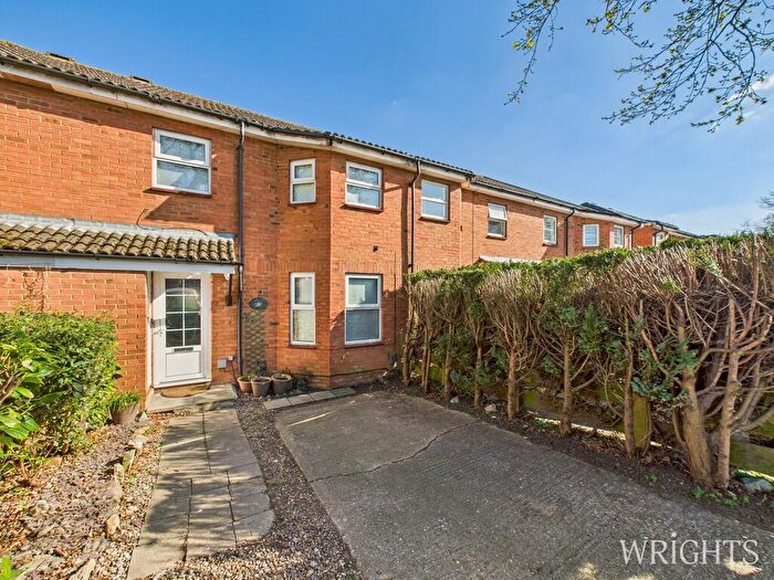 3 Bedroom Terraced House To Rent In Peartree Lane, Welwyn Garden City, AL7