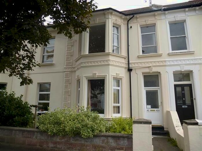 3 Bedroom Flat To Rent In Christchurch Road, Worthing, BN11