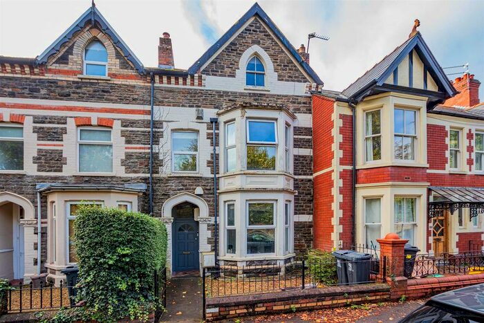 3 Bedroom Flat To Rent In Romilly Crescent, Canton, Cardiff, CF11