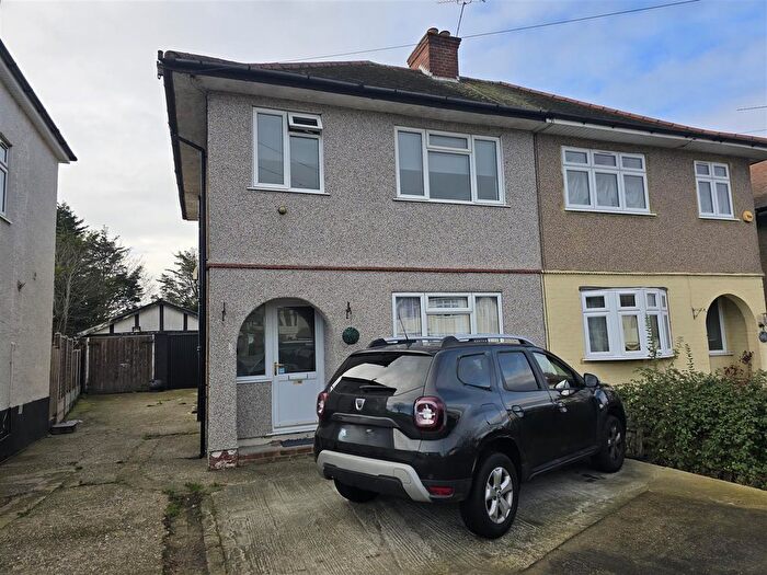 3 Bedroom Semi-Detached House To Rent In Carter Drive, Romford, RM5