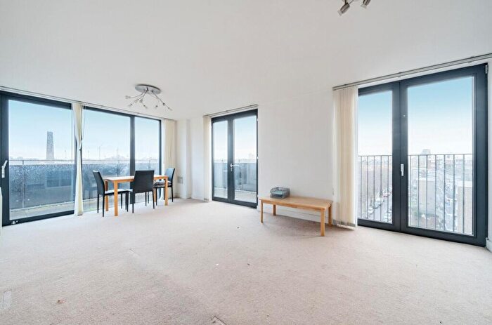 2 Bedroom Apartment To Rent In Fairmont House, Canada Water, Surry Quays, London, SE16