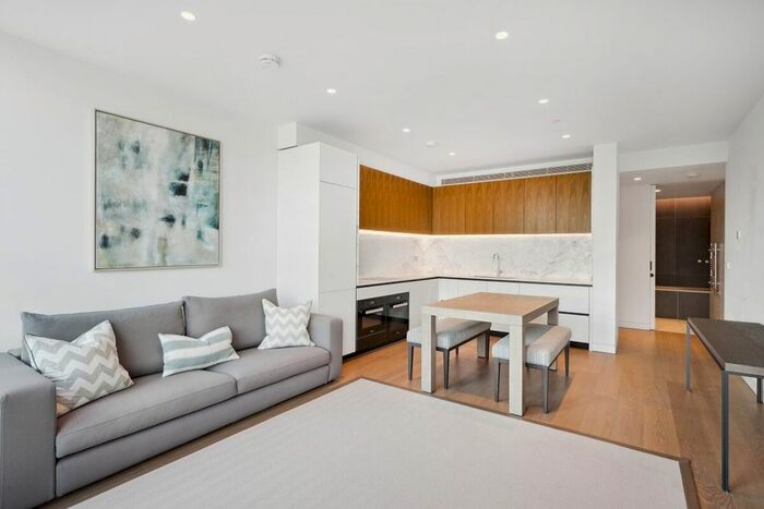 2 Bedroom Flat To Rent In Buckingham Gate, Westminster, SW1E