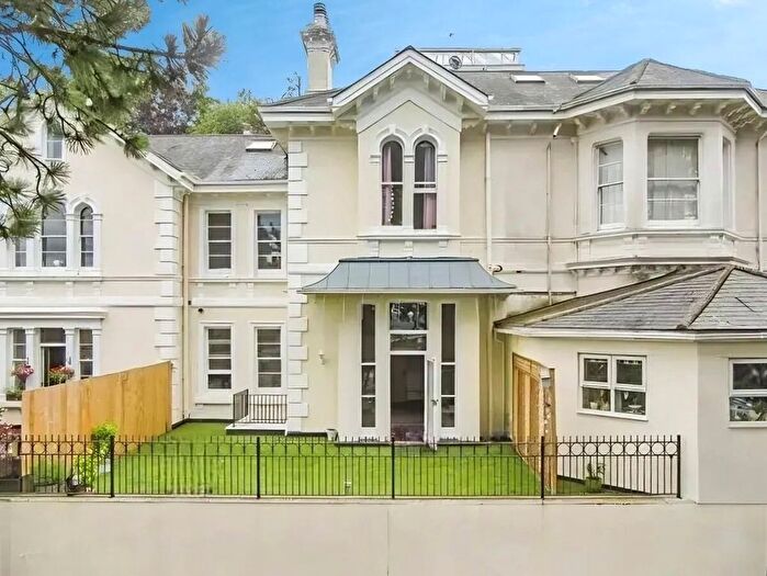 5 Bedroom Property For Sale In Highwood Grange, Wolborough Hill, Newton Abbot, Devon., TQ12