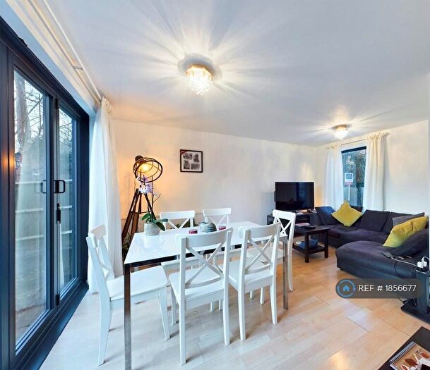 3 Bedroom Semi Detached House To Rent In Closemead Close, Northwood, HA6