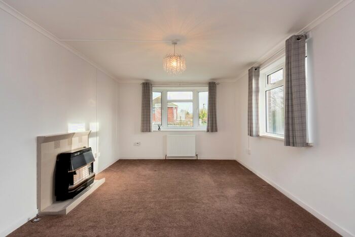 1 Bedroom Flat To Rent In Mayenne Place, Devizes, SN10