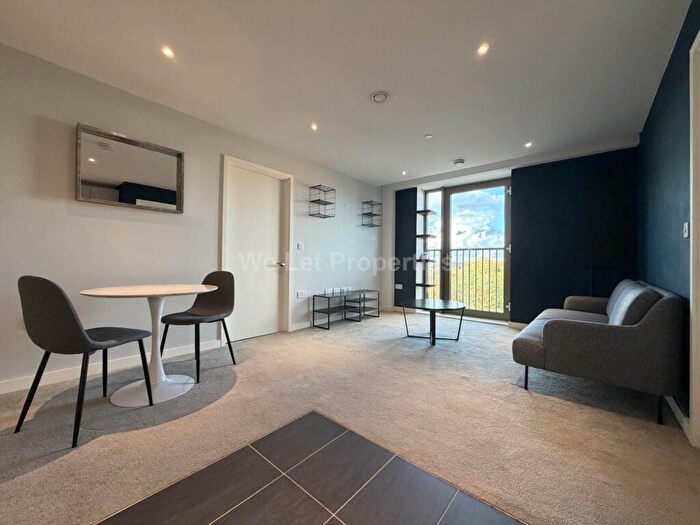 2 Bedroom Apartment To Rent In Local Crescent, Salford, M5