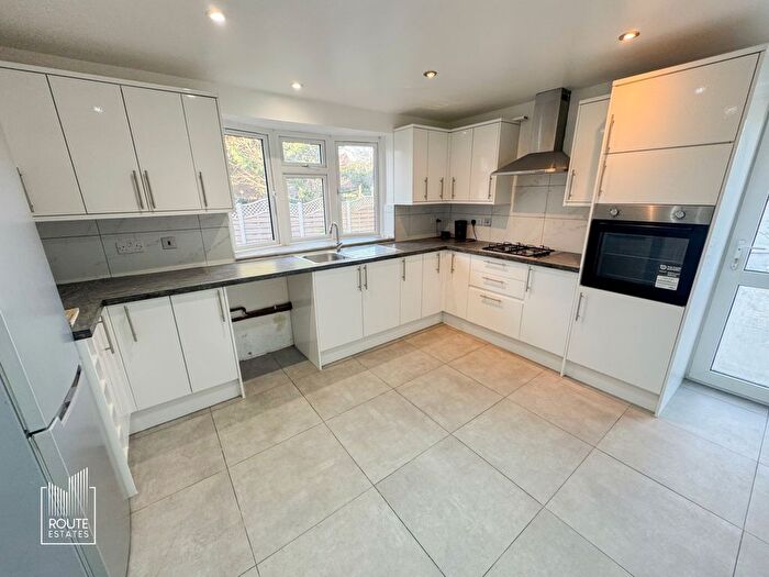 3 Bedroom Bungalow To Rent In Elderbek Close, Cheshunt, EN7