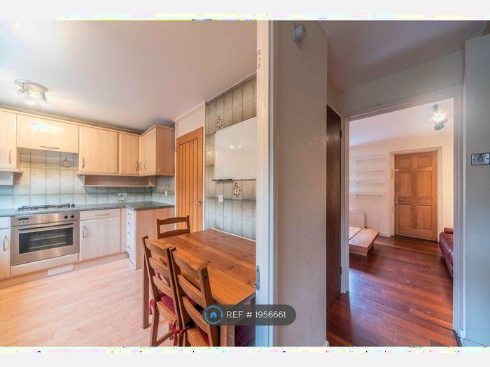 2 Bedroom Terraced House To Rent In Wine Close, London, E1W