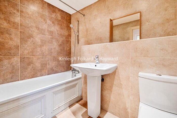 2 Bedroom Apartment To Rent In Dartmouth Road London, SE26