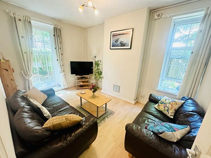 3 Bedroom Flat To Rent In Archer House, Whitmore Estate, London, N1