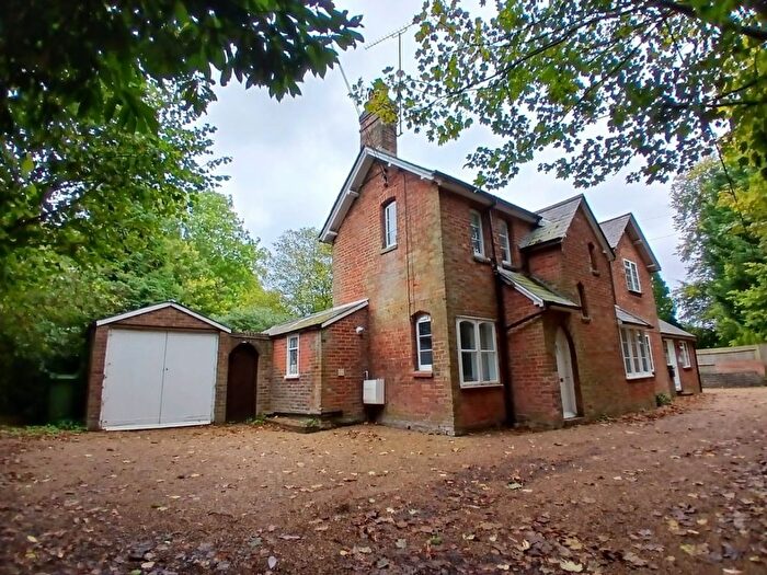 2 Bedroom Semi-Detached House To Rent In Pebblehill Road, Betchworth, RH3