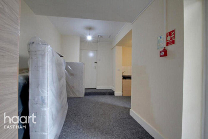 3 Bedroom Terraced House To Rent In Loxford Avenue, London, E6