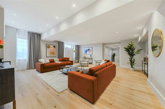 4 Bedroom Apartment To Rent In Baker Street, London, NW1