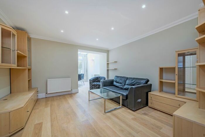 2 Bedroom Flat To Rent In Inverness Terrace, London, W2