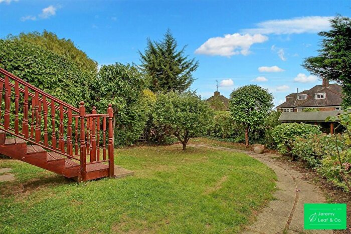 5 Bedroom Semi-Detached House For Sale In Abbots Gardens, London, N2