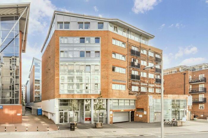 2 Bedroom Flat To Rent In Skerne Road, Kingston Upon Thames, KT2