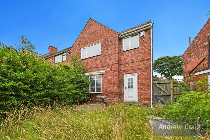 3 Bedroom End Of Terrace House For Sale In Dennison Crescent, Birtley, DH3