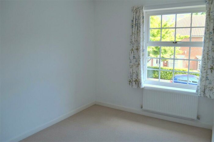 3 Bedroom Semi-Detached House To Rent In Parkway Gardens, Welwyn Garden City, AL8