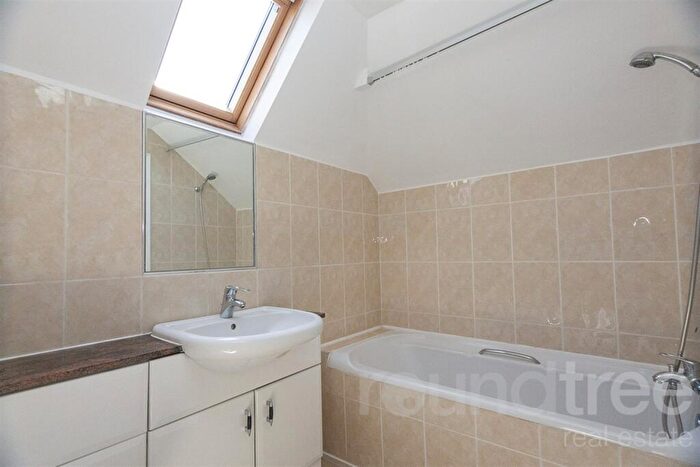 7 Bedroom House To Rent In Allington Road, Hendon, NW4