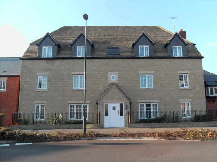 2 Bedroom Flat To Rent In Mir Crescent, Oakhurst, Swindon, SN25