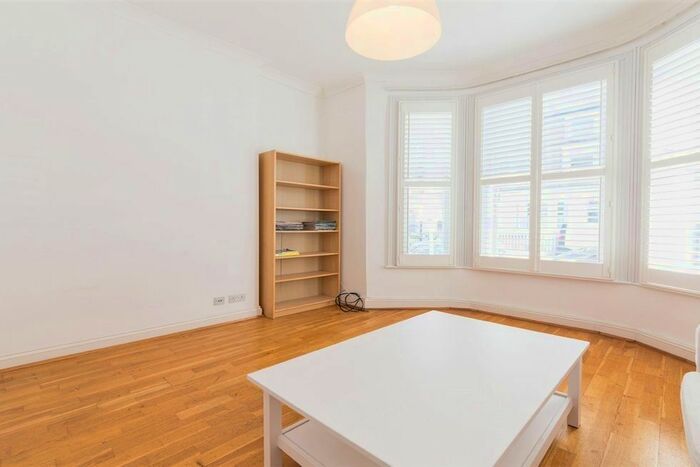 1 Bedroom Flat To Rent In Iffley Road, Hammersmith, W6