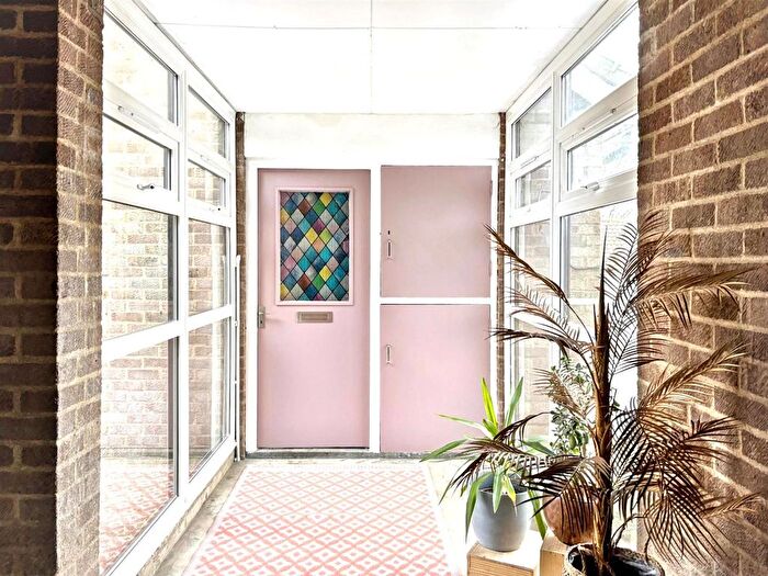 2 Bedroom Flat To Rent In West Pottergate, Norwich, NR2