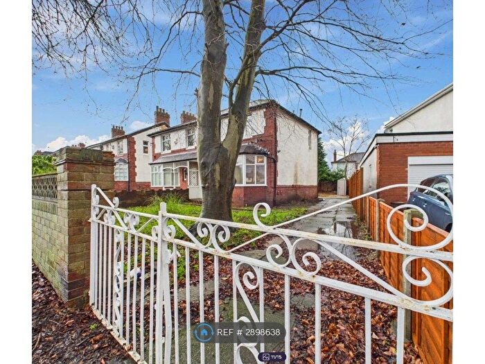 3 Bedroom Semi-Detached House To Rent In Scott Hall Road, Leeds, LS7