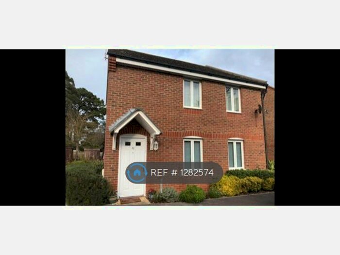 2 Bedroom Flat To Rent In The Limes, Rustington, Littlehampton BN16