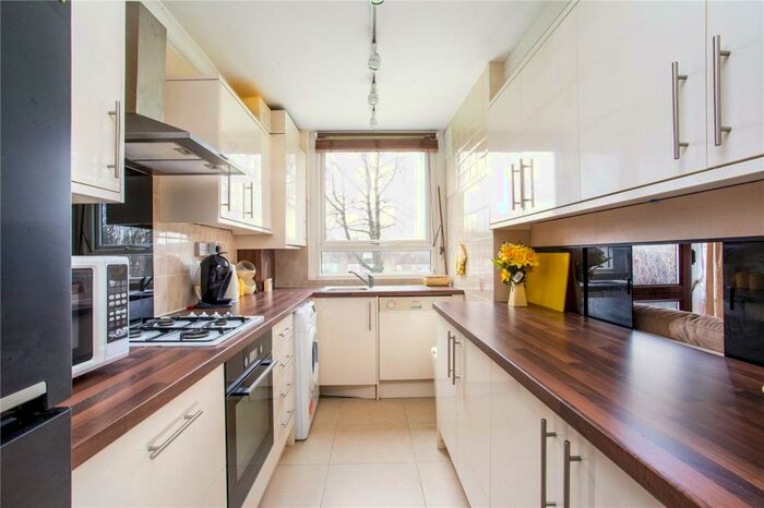 3 Bedroom Apartment To Rent In Highgate Edge, Great North Road, London, N2