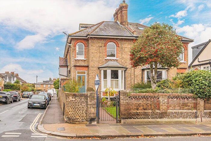 1 Bedroom Flat To Rent In Church Road, Teddington, TW11