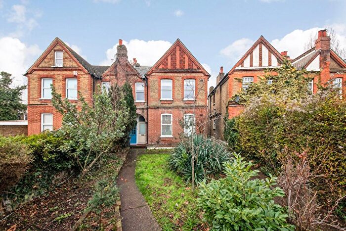 4 Bedroom Maisonette For Sale In Hurstbourne Road, Forest Hill, London, SE23