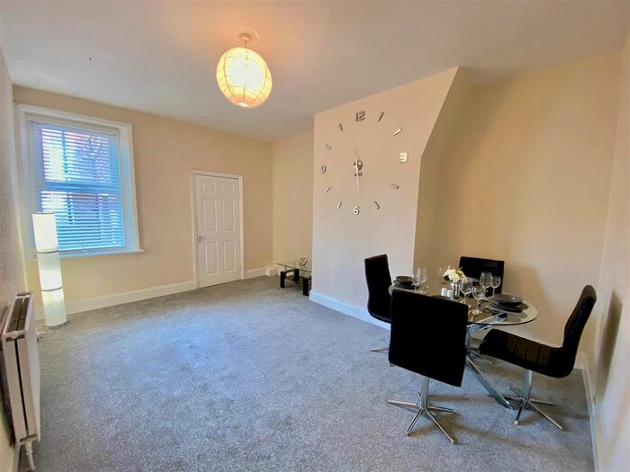 2 Bedroom Flat To Rent In Faraday Grove, Gateshead, NE8